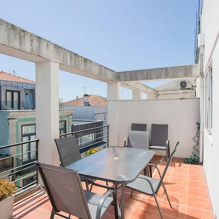 Liiiving In - Downtown Balcony Oporto