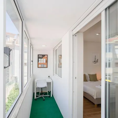 Liiiving In - Downtown Balcony * Porto