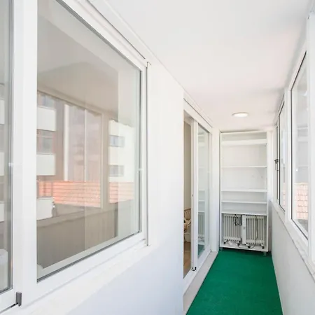 Liiiving In - Downtown Balcony *