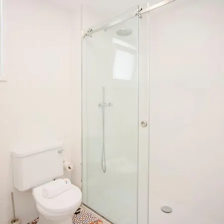 Liiiving In - Downtown Balcony Apartment Porto
