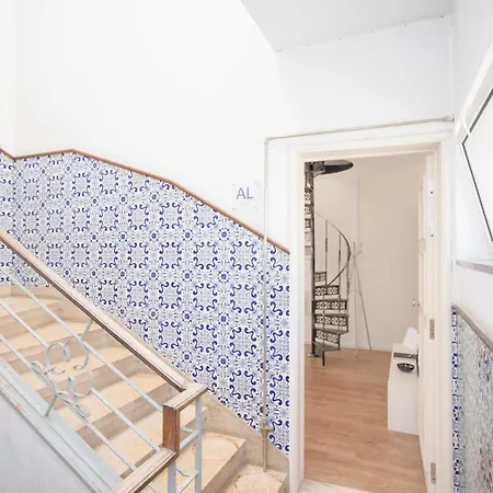 Liiiving In - Downtown Balcony Apartment Porto