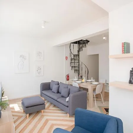 Liiiving In - Downtown Balcony Apartment Porto